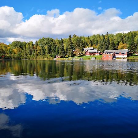 Kan-A-Mouche Pourvoirie Auberge Et Chalets Saint-Michel Екстериор снимка