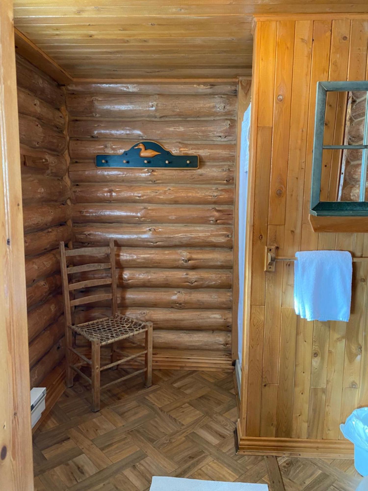 Kan-A-Mouche Pourvoirie Auberge Et Chalets Saint-Michel Стая снимка
