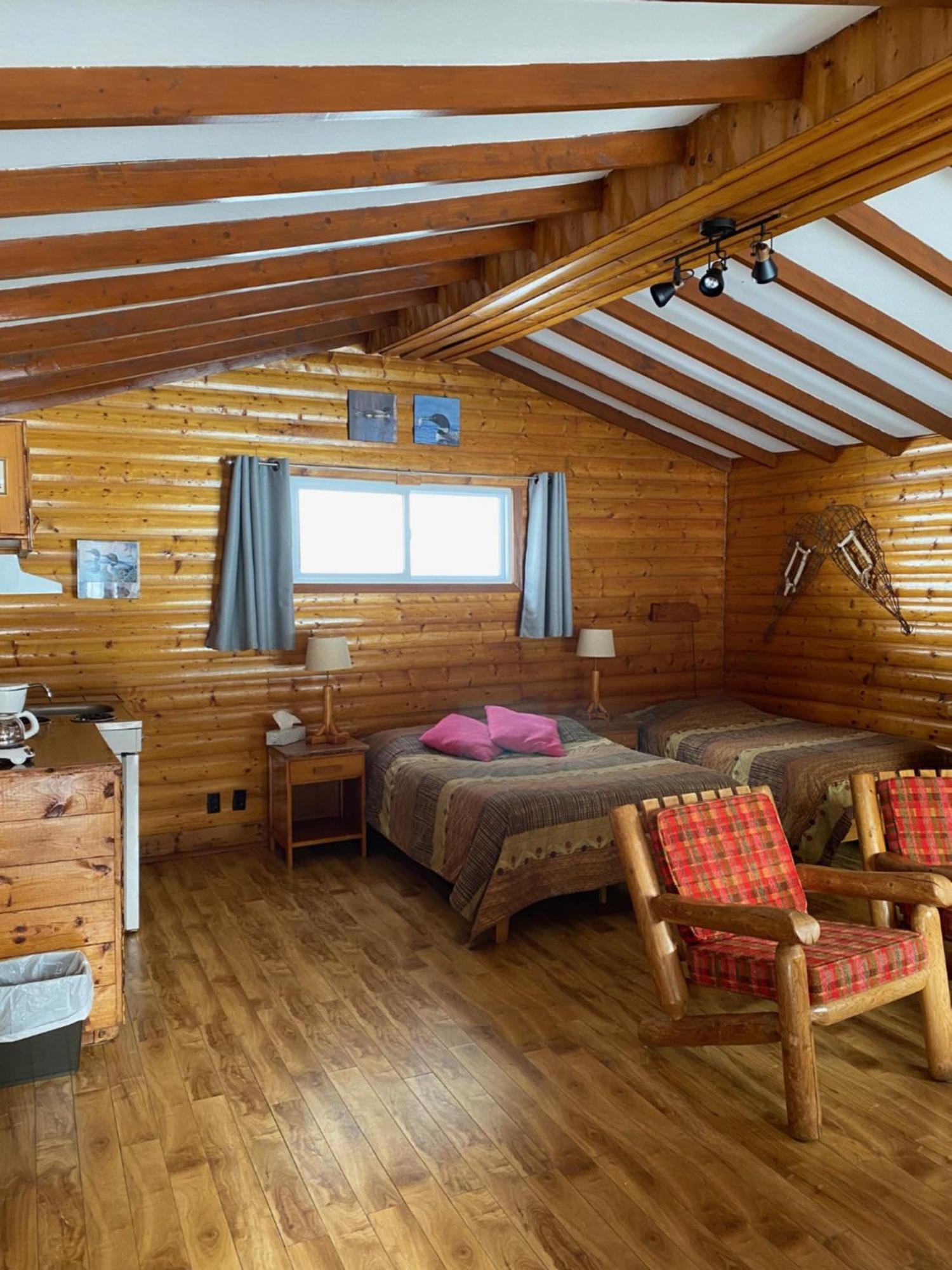 Kan-A-Mouche Pourvoirie Auberge Et Chalets Saint-Michel Стая снимка