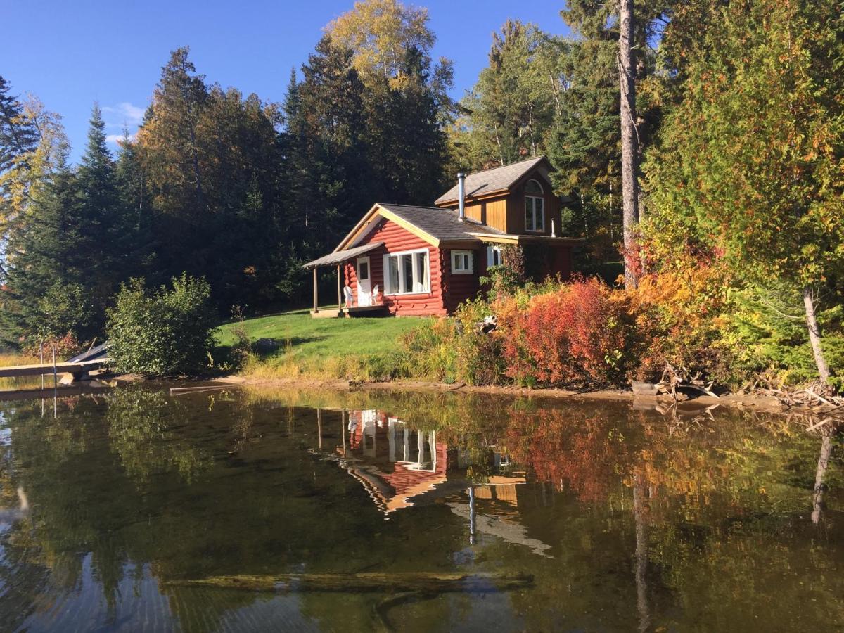 Kan-A-Mouche Pourvoirie Auberge Et Chalets Saint-Michel Екстериор снимка